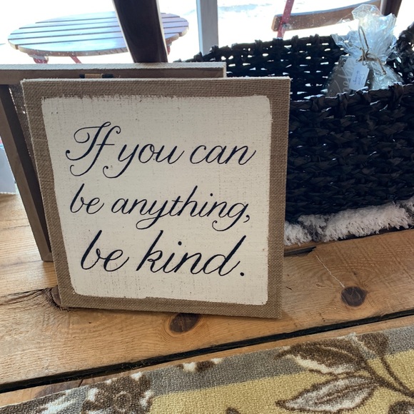 Meet your Posher, Selenna - Picture 2 of 7